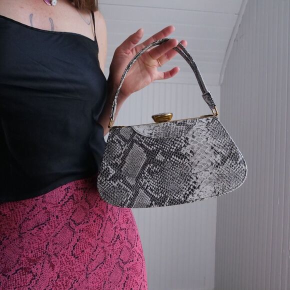 Gorgeous 60s Faux Snakeskin Purse‎ - Picture 5 of 6